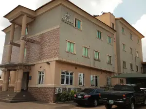 D'Czars Hotel & Suites