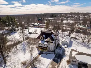 Marmora and Lake Inn and Victorian Diner