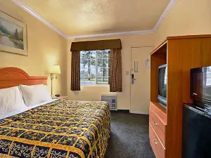 Motel 6 Visalia, CA