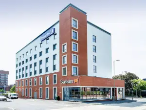 Premier Inn Farnborough Town Centre