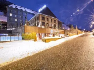 Mim Baqueira Member of Melia Collection