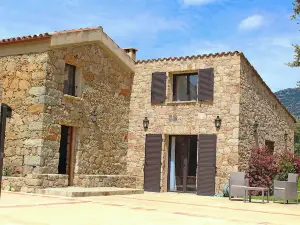 Maison en Pierre Entre mer et Montagne Avec Jardin et Piscine Proche D'ajaccio