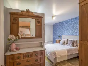 Jane Austen Lake Retreat