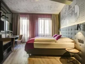 บูทีค 003 โคโลญน์ อัม ดอม, ทราดมาร์ค คอลเลกชัน บาย วินด์แฮม