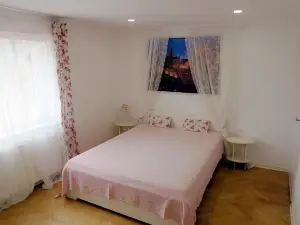 Holiday Rooms & Apartments - Rosy Garden