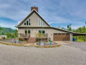 Pet-Friendly Heber Springs Rental w/ Fire Pit!