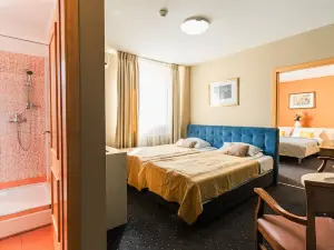 Hotel Pacific