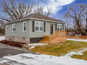 Cozy Ranch Near Casino & Indiana Dunes