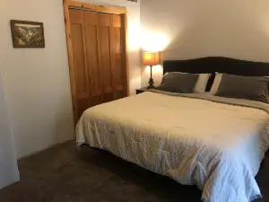 Secluded 2Bdrm Home on Low Bank River.