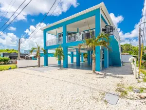 GORGEOUS SEA THEMED 2 STORY HOME W/ PRIVATE POOL AND BEACH ACCESS