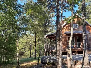 Awesome Home at Sky Hawk Ridge, a 185-Acre Refuge, ONE MILE to Buffalo River