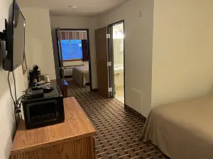 Crossroads Hotel