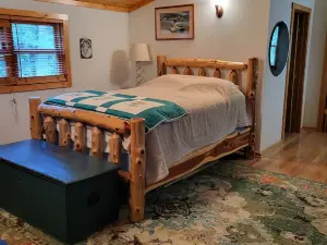 Tranquil Retreat - Mountain View, WiFi, Front Porch