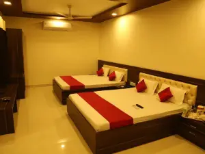 Hotel Kingsway by Grb