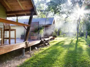 Airlie Beach Eco Cabins - Adults Only