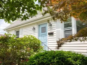 Cozy Cottage with Fire Pit