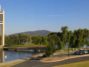 Crowne Plaza Canberra