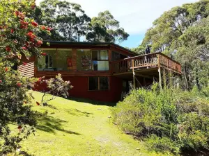 Eaglehawk Rainforest Retreat