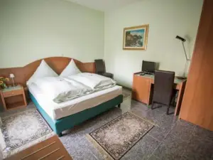 Hotel & Restaurant Garda