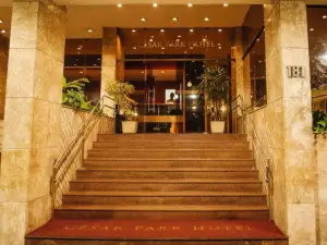 César Park Hotel