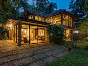 StayVista at Toya Toya River View