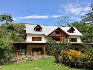 Cerro la SAL Ecolodge