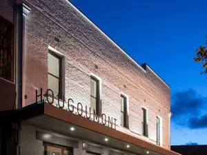 Hougoumont Hotel