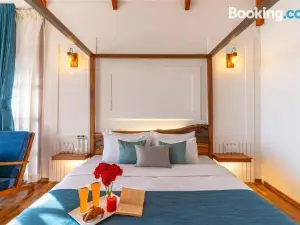 StayVista at Cicada Chikmagalur 2BHK Breakfast Included with Amazing View