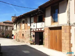 House With 4 Bedrooms in Villasur de Herreros, With Wonderful Lake View, Furnished Garden and Wifi