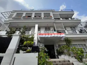 Grand Kartini Hotel