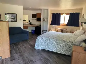 Parkside Inn