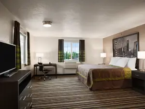 Super 8 by Wyndham Woodburn