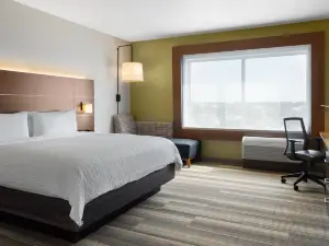 Holiday Inn Express & Suites Madison West - Middleton