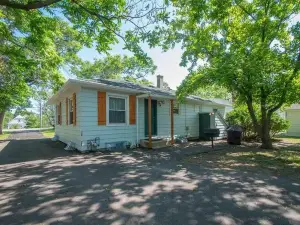 Private Studio Apartment in Miller Beach