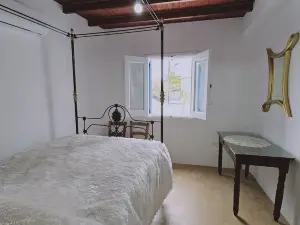 Stay Akoni House