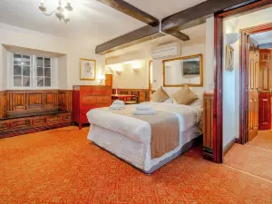 The Crown Hotel
