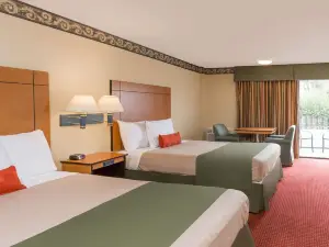 Travelodge by Wyndham San Clemente Beach