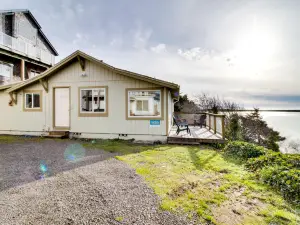 Bright Oceanfront Home with Stunning Pacific & Bay Views - Near Town