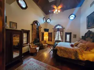 Eastburn Inn