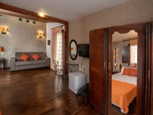 Polys Guest House