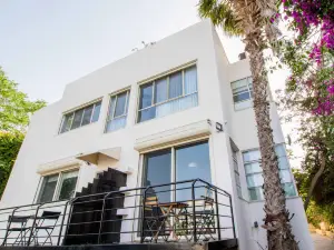 卡梅爾精品公寓