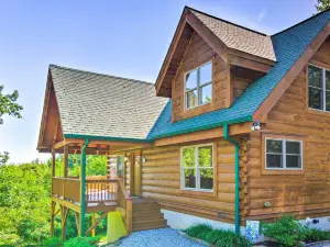 Quiet Blue Ridge Mountain Retreat with Deck!