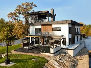 Le-Rocher-Des-Brises