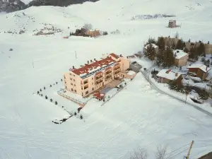 Le Notre Hotel & Ski Resort