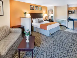 Howard Johnson by Wyndham Lenox