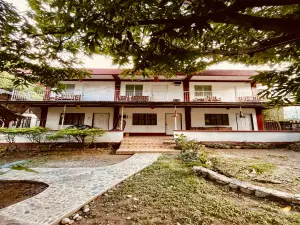 Puerto Galera Hostel