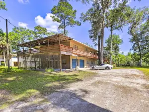 Charming Abode w/ Dock on the Suwannee River