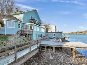 Fantastic lake house on the south shore of Cuba Lake.