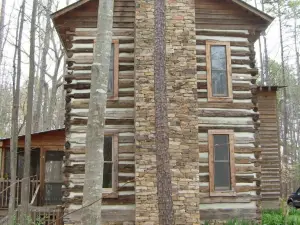 Private Lakefront Log Cabin