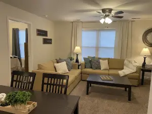 Cozy East Side Condo in Washington close to City Park and Hospital